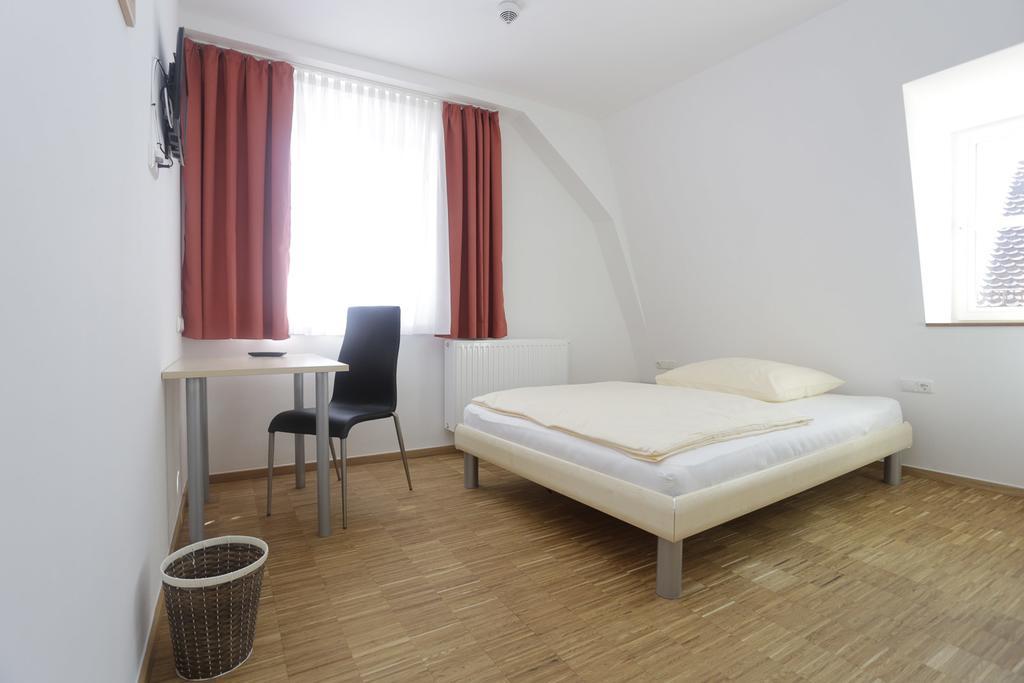 Altstadtpension Waltner Friedberg  Bagian luar foto